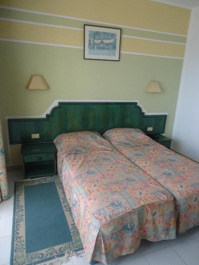 Hotel Mezri Монастір Екстер'єр фото